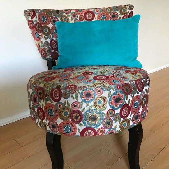 Meet your Posher, Mari - Picture 1 of 1